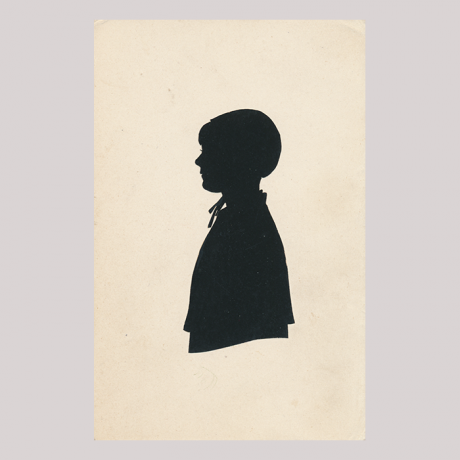 
        Front of silhouette, with a girl looking left, wearing a bonnet and a ribbon.