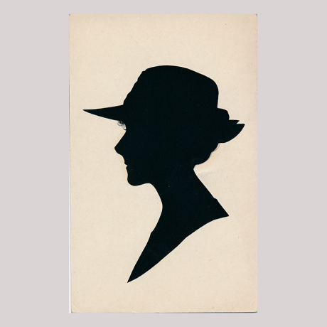 
        Front of silhouette, Woman wearing a hat and looking to the left